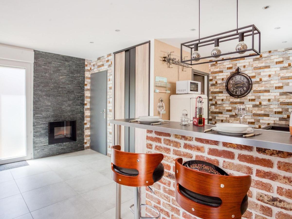 Cosy Apartment In Eperlecques With Fireplace Екстериор снимка