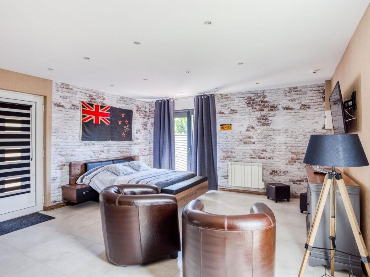 Cosy Apartment In Eperlecques With Fireplace Екстериор снимка