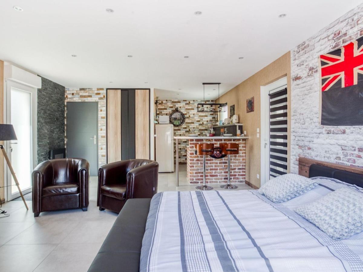 Cosy Apartment In Eperlecques With Fireplace Стая снимка