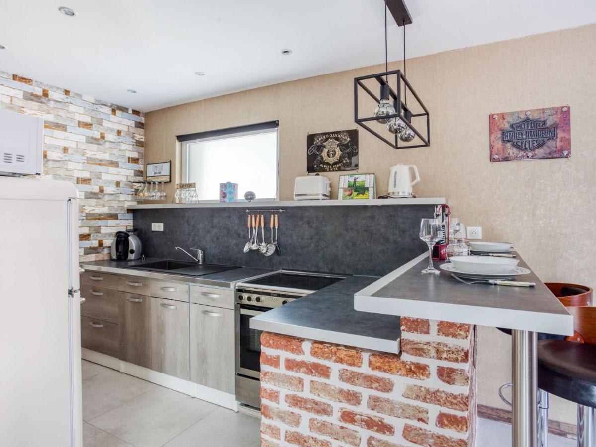 Cosy Apartment In Eperlecques With Fireplace Стая снимка